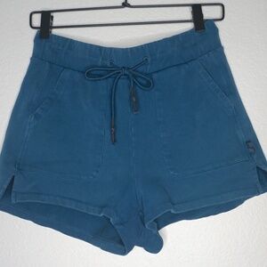 JoyLab Shorts in teal/blue color - Size Small